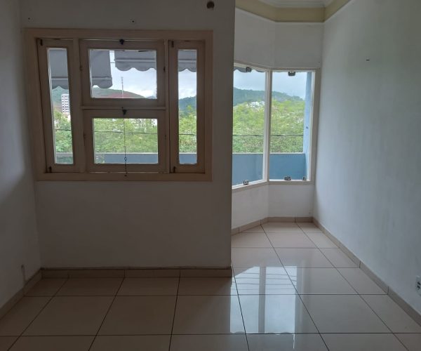 WhatsApp Image 2025-12-18 at 00.33.22 (2)